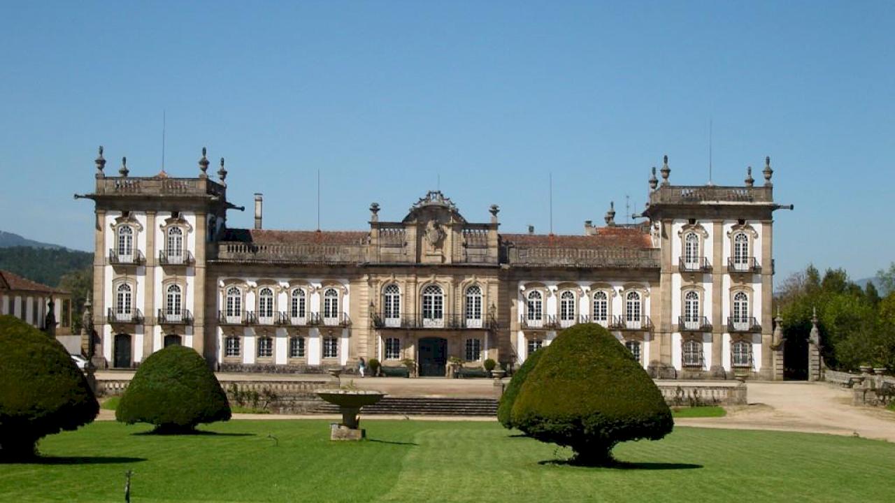 Palast mit Weinkeller im Vinho Verde-Gebiet