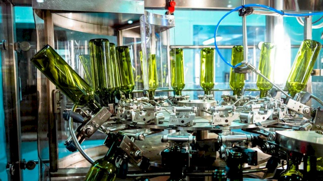 Large capacity wine bottling company seeks partners to continue growing