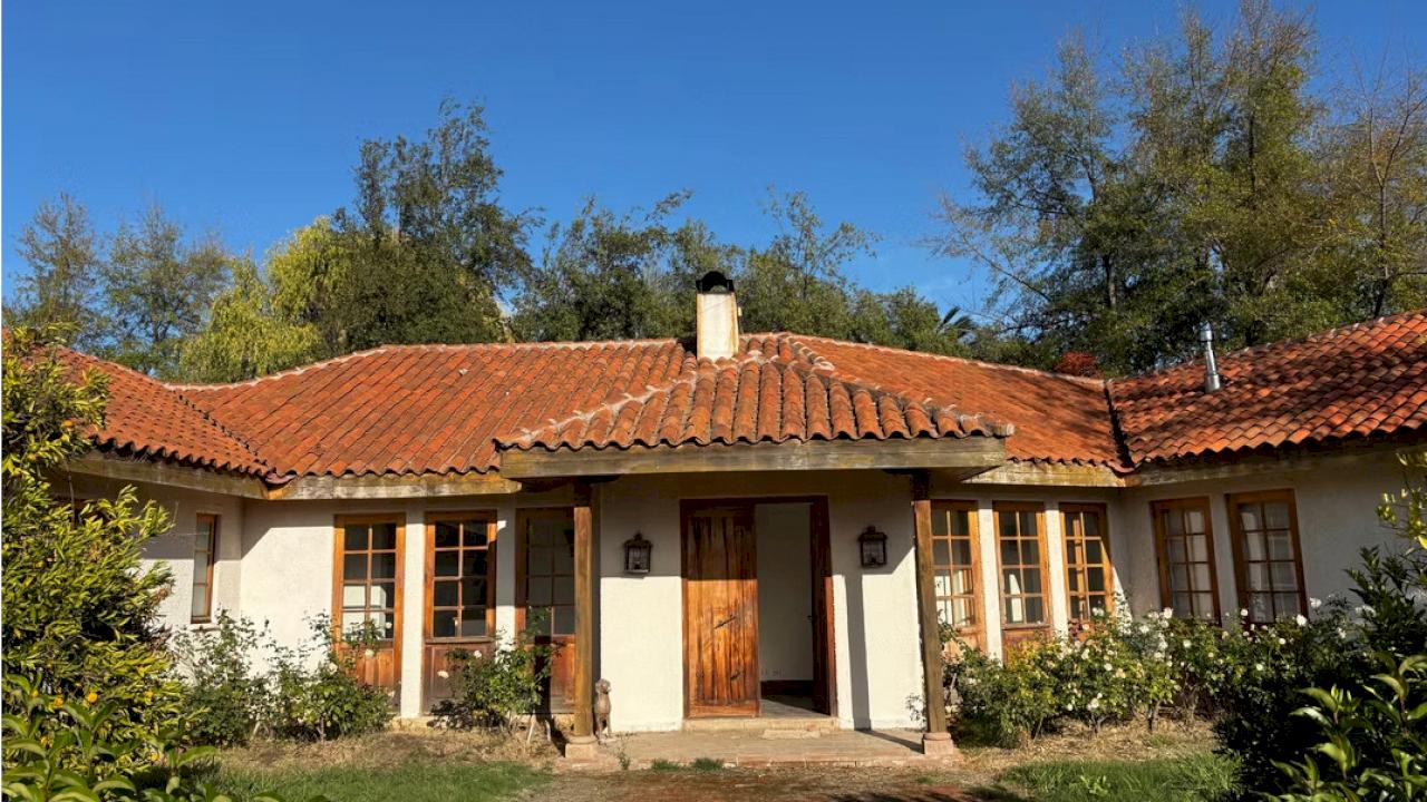 BELLE MAISON AVEC PLANTATION DE CERISIERS TRÈS RENTABLE